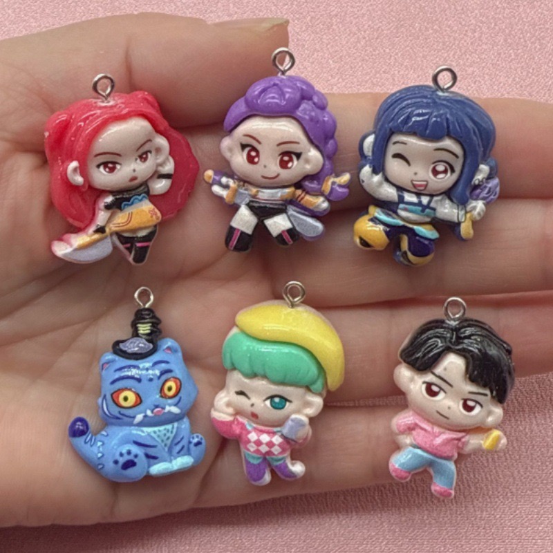 Resin - Pendentif en résine de dessin animé,