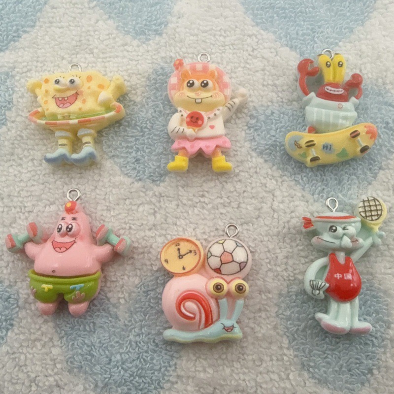 Resin - Pendentif en résine de dessin animé,