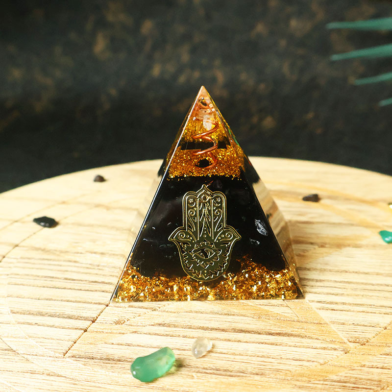 Pyramide Hamsa en résine et cr - Resin avis et prix